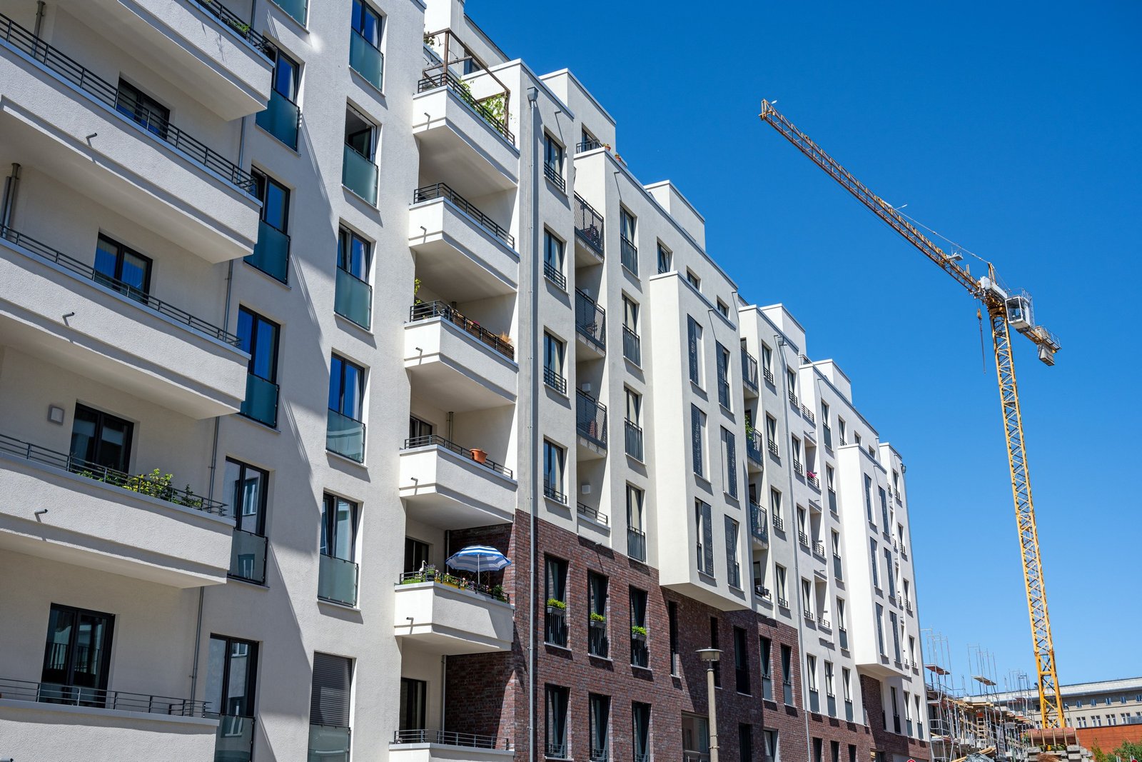 Modernes Neubauapartment von innen